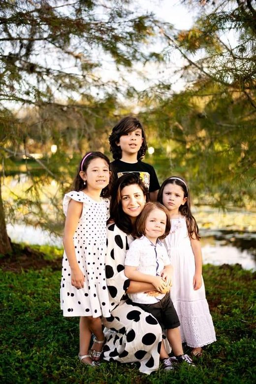 Samanta com os filhos